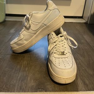 White Nike Air Force 1